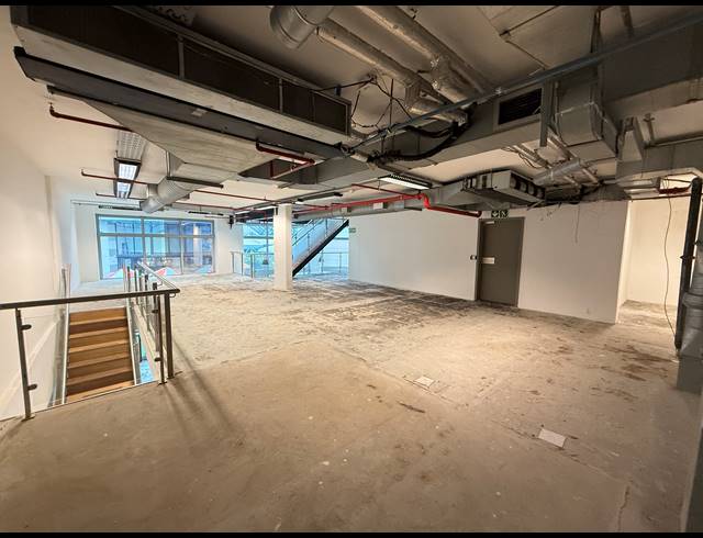 1,305M² OFFICE TO LET IN ROSEBANK